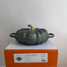 BNIB Le Creuset Enamelled Cast Iron Pumpkin Braiser Casserole Thyme Green