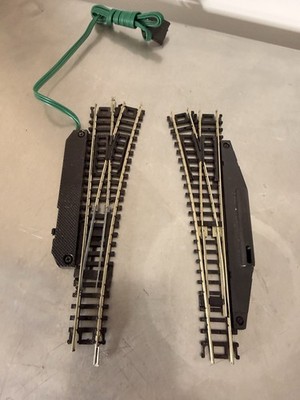 Atlas N Scale Remote Snap Switch Turnouts Left & Right Pair 1 w/Switch Machine