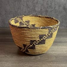 Fine Woven Native American Basket - Early To Mid 20th Century