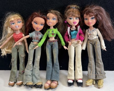 Vintage LOT OF 5 BRATZ DOLLS 2001-Y2K/CLOTHED W/SHOES/ Pants Lot