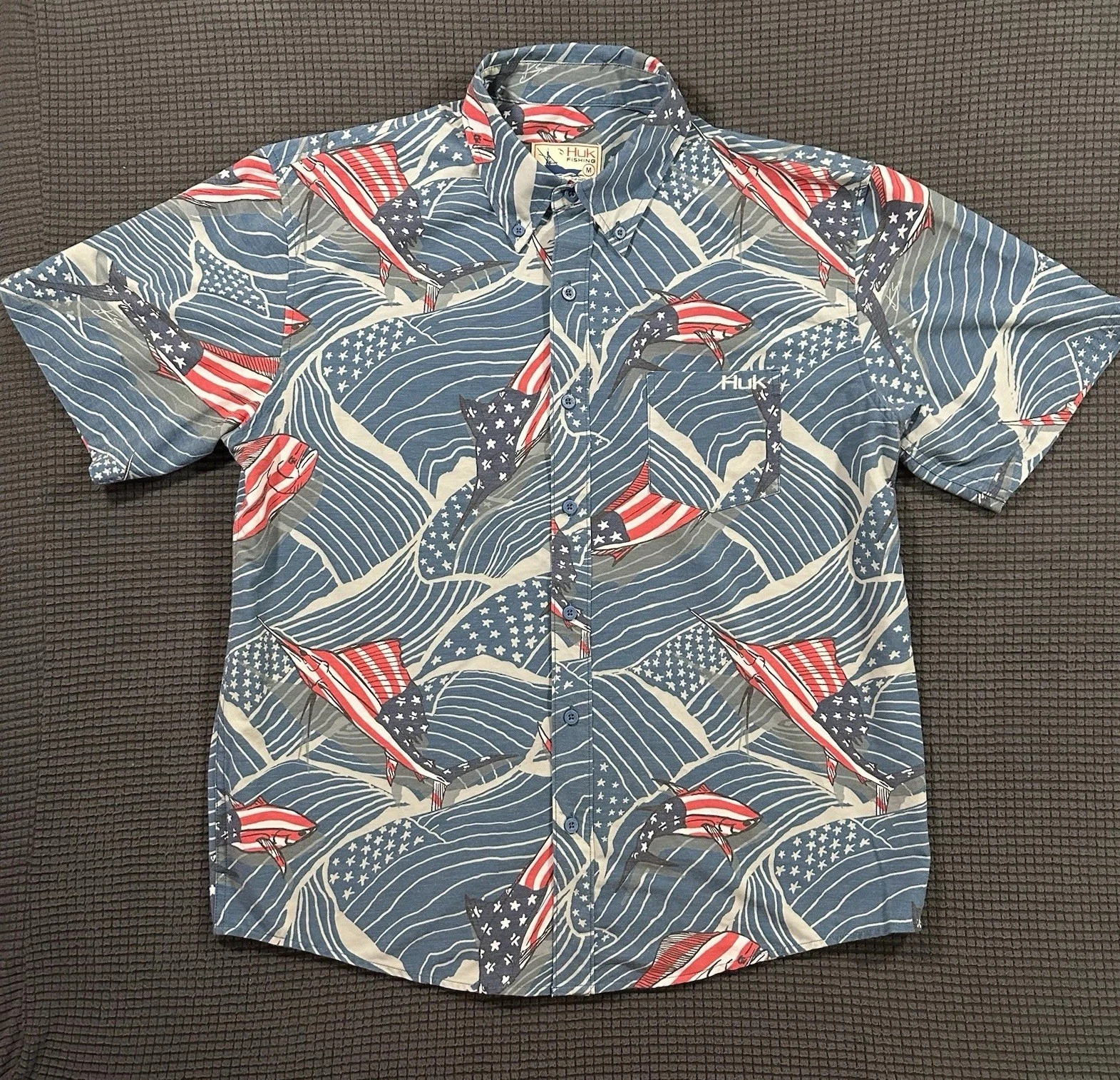Huk Performance Fishing Shirt Mens Medium Patriotic American Flag Button Up