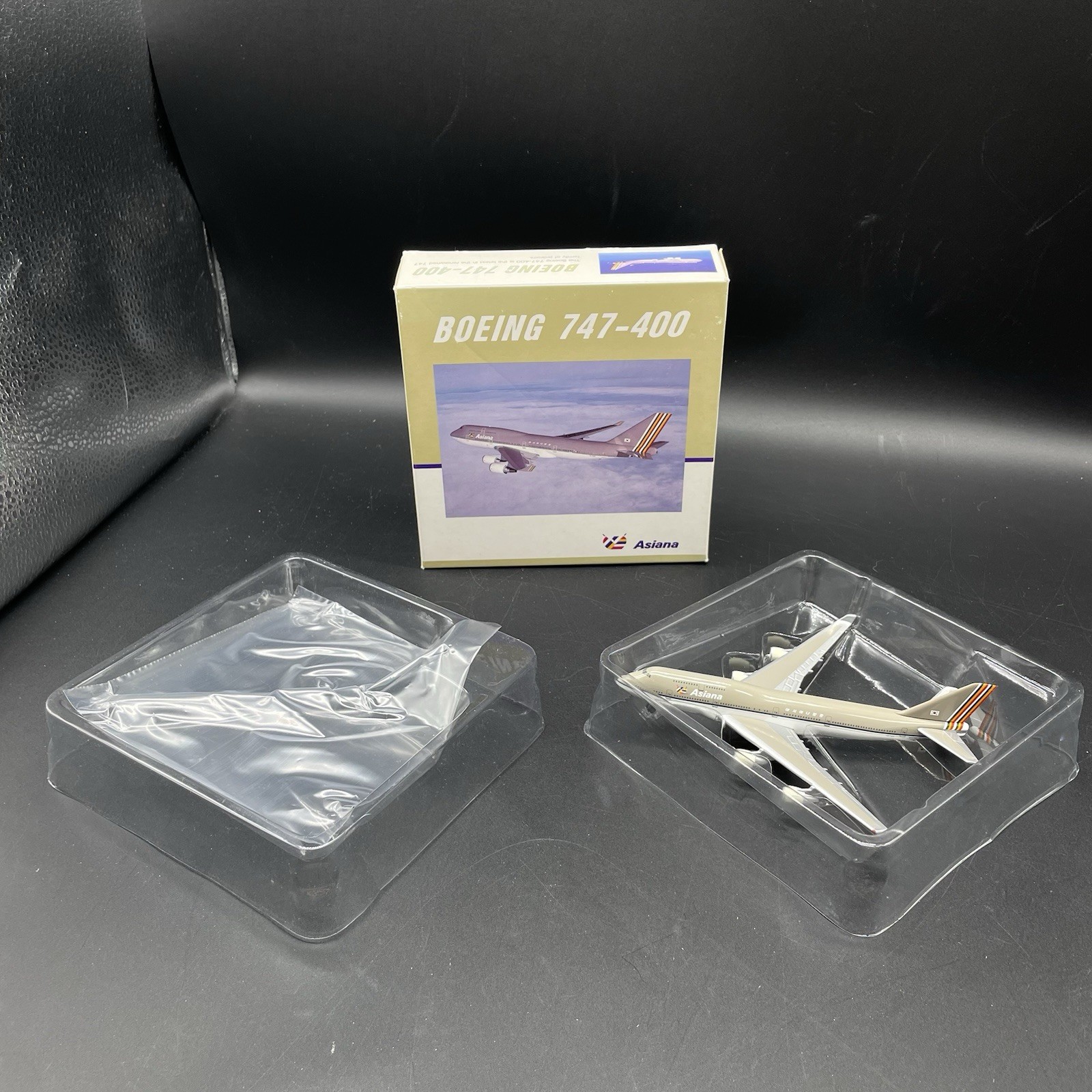 Herpa Wings 1/500 Boeing 747-400 Asiana Airlines Diecast Model Megatop