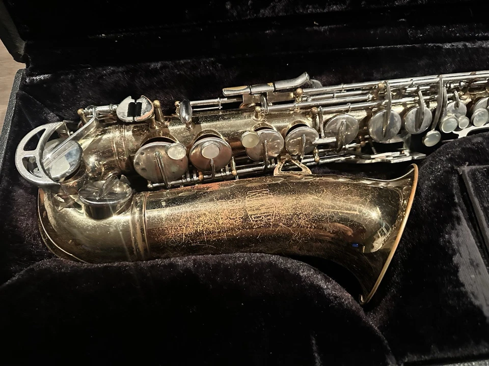 Saxofón alto King 613 estudiante, toca muy bien, buenas almohadillas, estuche, boquilla Foto 2 de 4