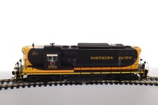 Walthers HO 920-42423 - Proto - EMD GP7 Diesel Locomotive "Northern Pacific"