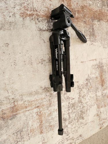 Velbon EX-Macro Tripod with 3-Way Pan/Tilt Head - Picture 4 of 5