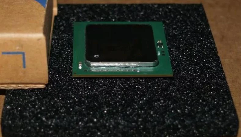 40K2515 IBM Microprocessor 3.0Ghz FSB 2MB 800Mhz Xeon CPU Processor - Image 2 of 2