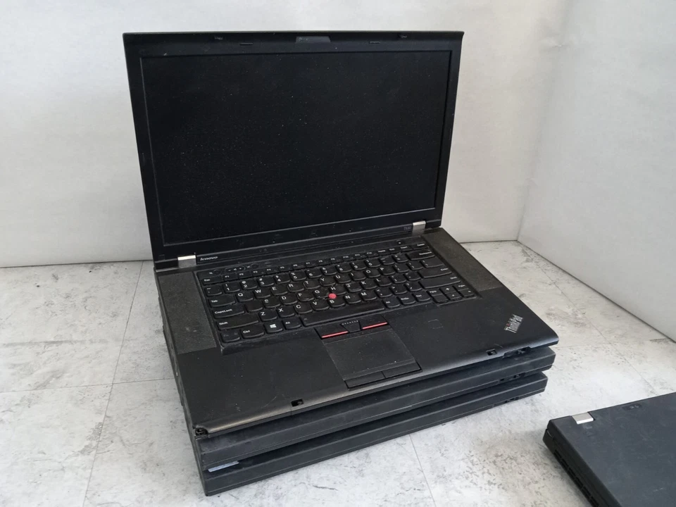 Lot of 4 - Lenovo ThinkPad T520 T530 15" Laptops Intel i5 *PARTS / REPAIR* -RR - Image 3 of 4