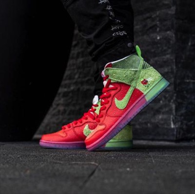 nike sb dunk high pro strawberry