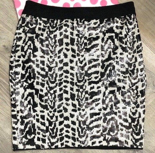 The Limited Womans Skirt sz 8 Sequin Black White Animal Print Pencil Knee Length - Picture 2 of 8