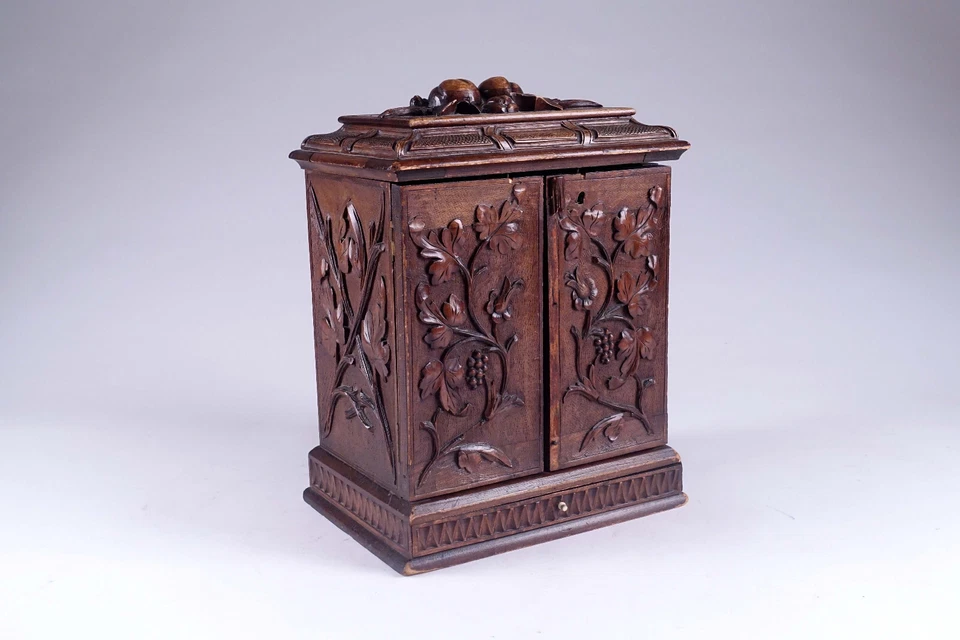 Cajones de gabinete tallado madera bosque NEGRO antiguos raros siglo XIX Alemania Foto 2 de 4