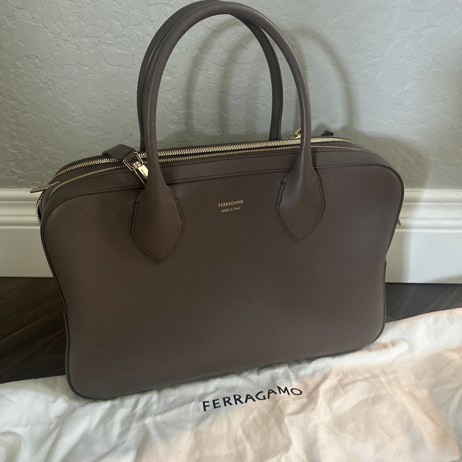 FERRAGAMO Stella Clay Leather Top Handle Bag New image 4