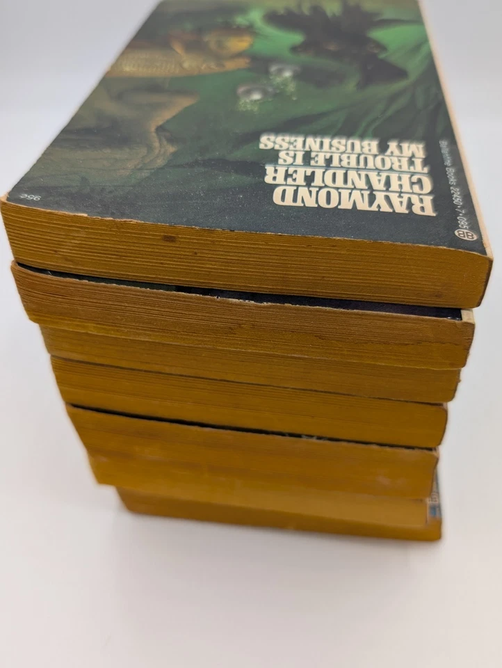 RAYMOND CHANDLER LOT - 7 Ballatine Books Paperbacks - Imagem 4 de 4
