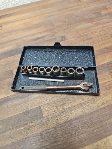 K699- Vintage Husky 1/4 Drive Socket Set 1930s with case No ratchet