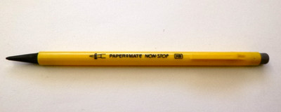 Paper Mate Druckbleistift,  Gehäusefarbe gelb mit schwarzer Spitze und Kappe, Cl