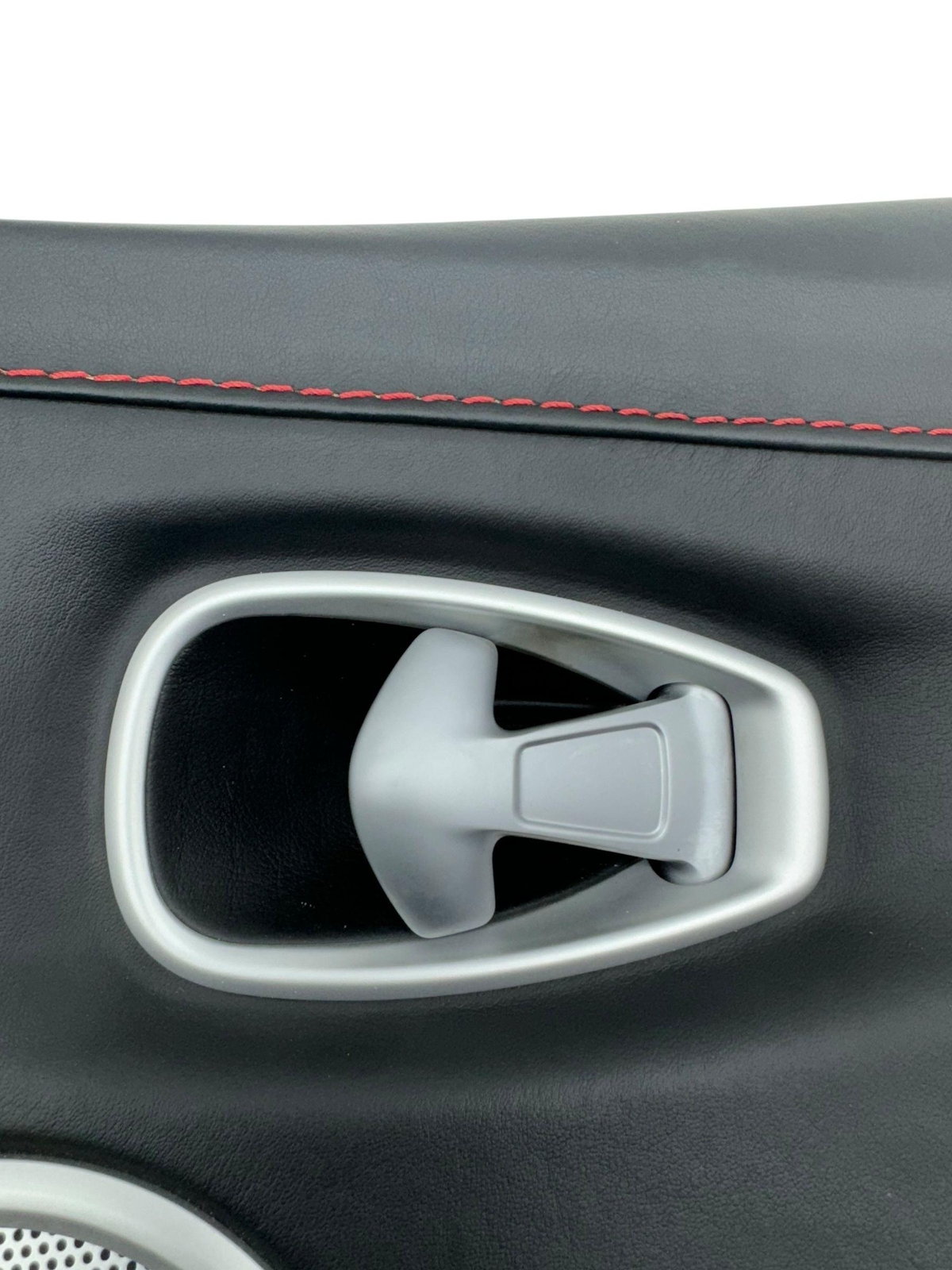2019-2023 ASTON MARTIN VANTAGE FRONT RIGHT INNER DOOR TRIM COVER PANEL *PUNCTURE