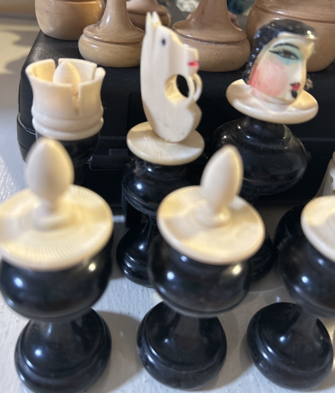 VTG Tarascan Pulpit Art Deco Style Wood & Carved Bone Look CHESS SET~IMPERFECT