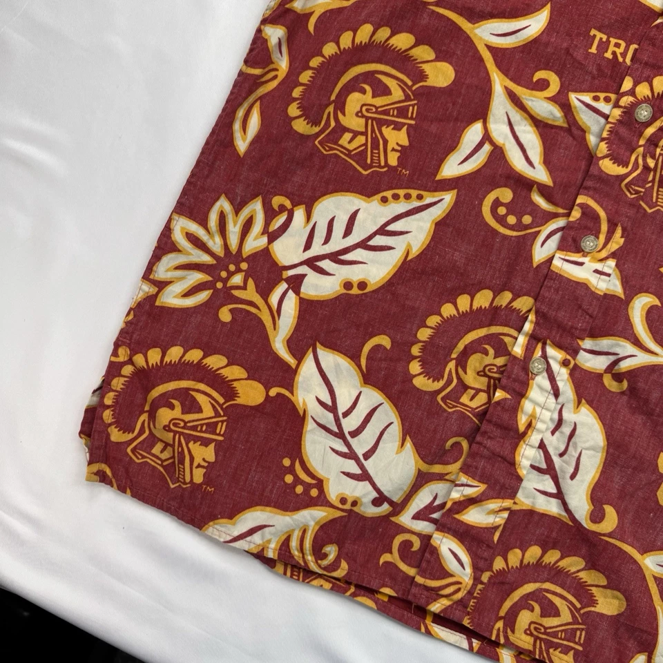 Camisa Troyanos Reyn Spooner X USC Hombres Pequeña Granate Dorado Estampado Reverso Fútbol EE. UU. Foto 3 de 4