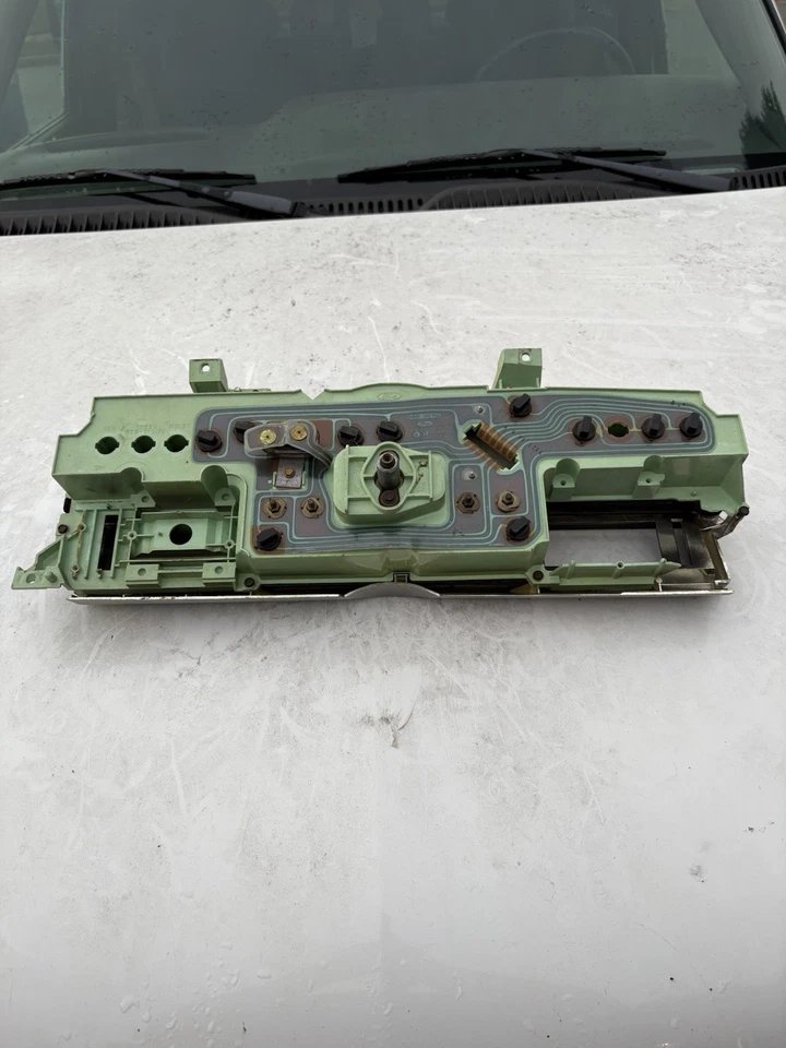 Ford Torino Fairlane 1970 1971 OEM cuadro de instrumentos velocímetro limpio Foto 2 de 2