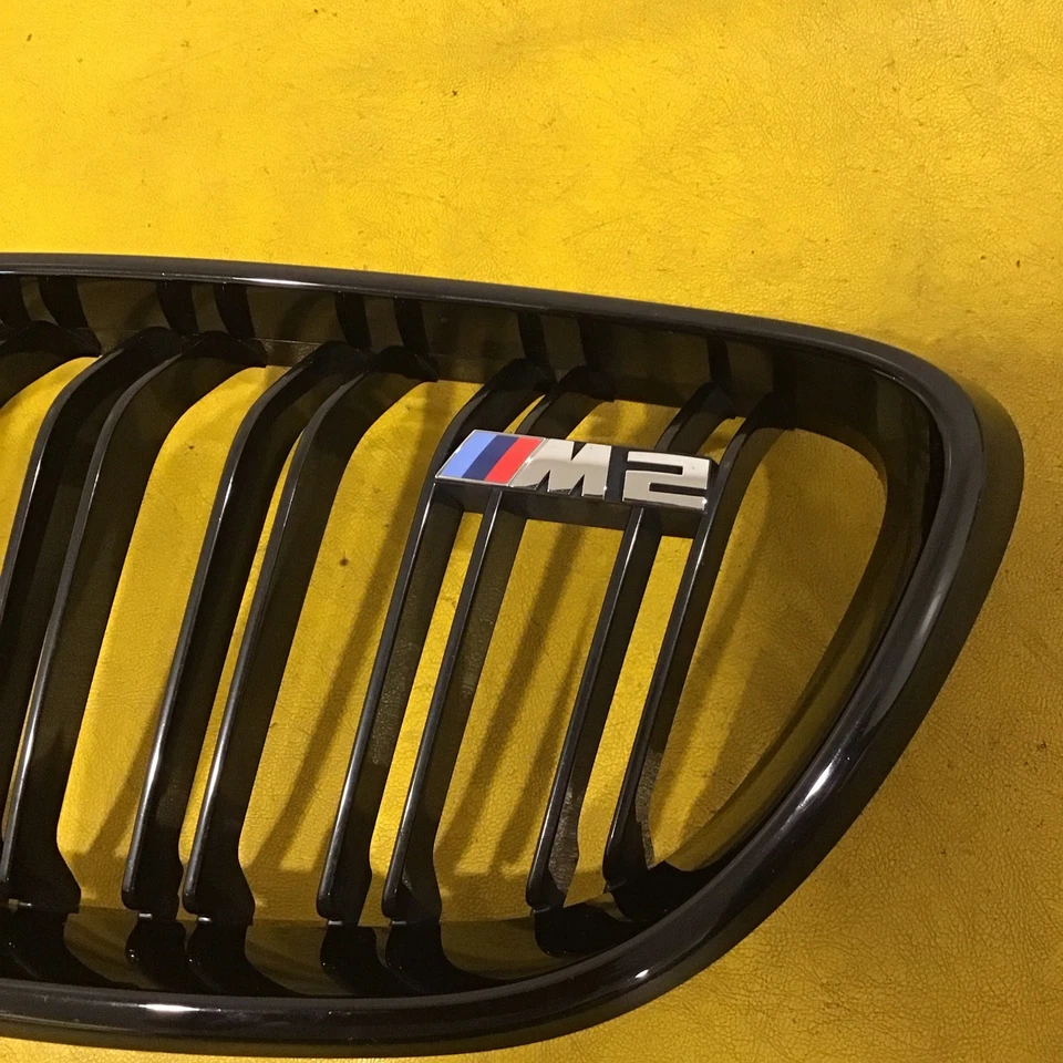 BMW M2 2016 2017 2018 parrilla delantera izquierda lado del conductor 51712355447 OEM NEGRO Foto 4 de 4