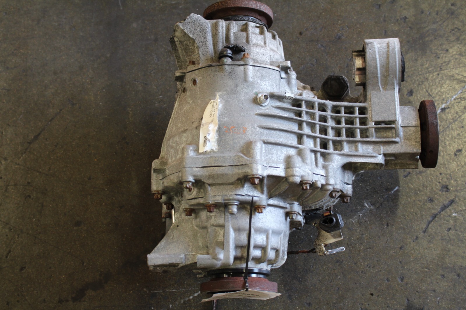Lamborghini Urus, Rear Differential, Dmg, Used, P/N 0BX500043C