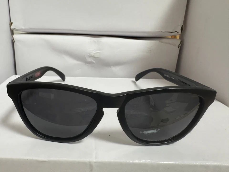 Солнцезащитные очки унисекс Oakley Frogskins Like, черные серые поляризованные - Изображение 2 из 4