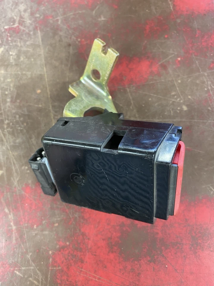 Hebilla inferior del cinturón de seguridad trasero derecho bmw 1988-94 740 750il 735il 72111963082 Foto 3 de 4