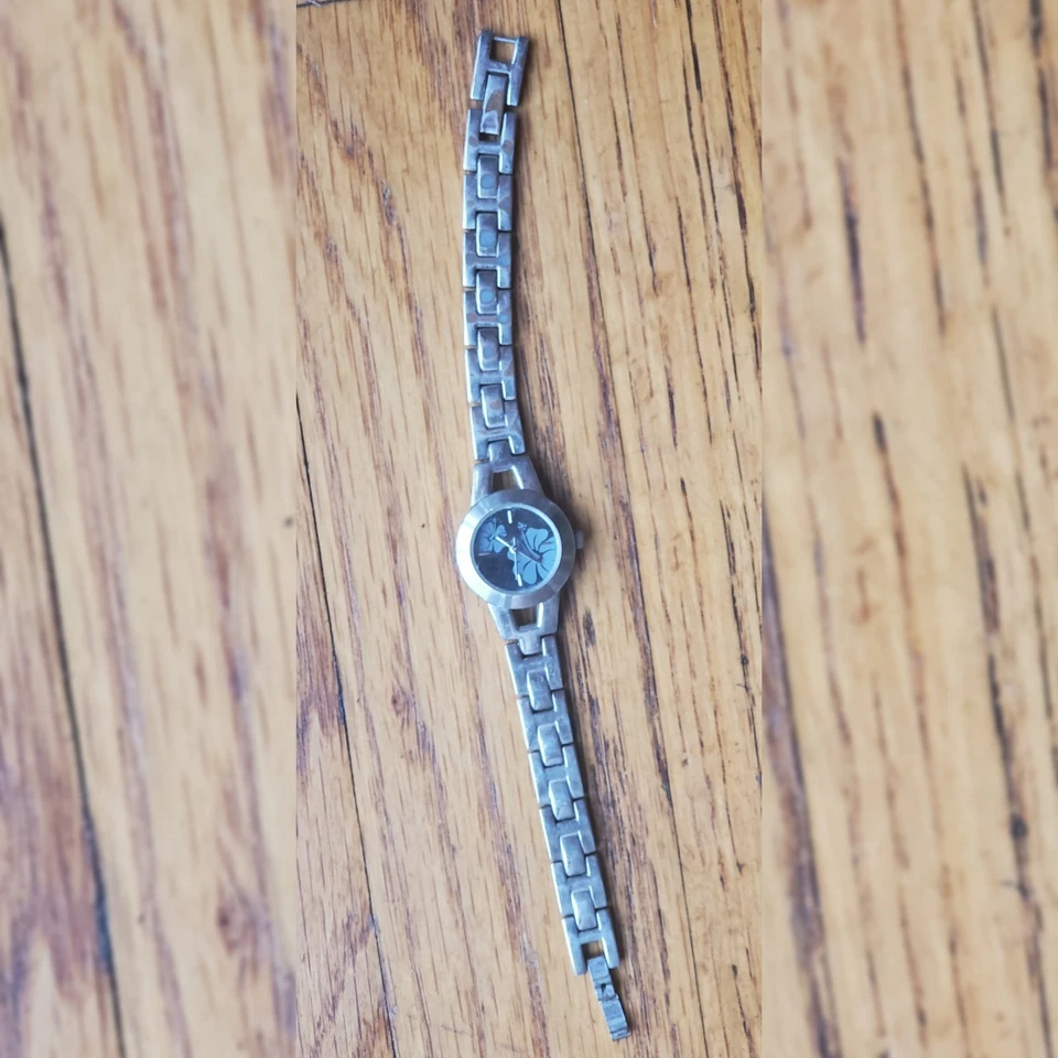 PANAMA JACK 'Surf Girl' Watch Vntg - Blue Flowers, Silver Link Band - Not Tested - Image 2 of 4