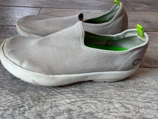 OoFos Oomg eeZee Womens 9.5 Gray Slip on Comfort Recovery Shoes Gym Sneakers