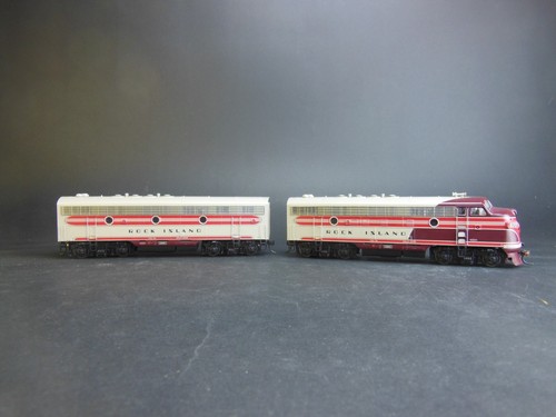 HO SCALE ROCK ISLAND RI 677 F7 A/B LOCOMOTIVE SET DCC/SOUND BOTH POWERED
