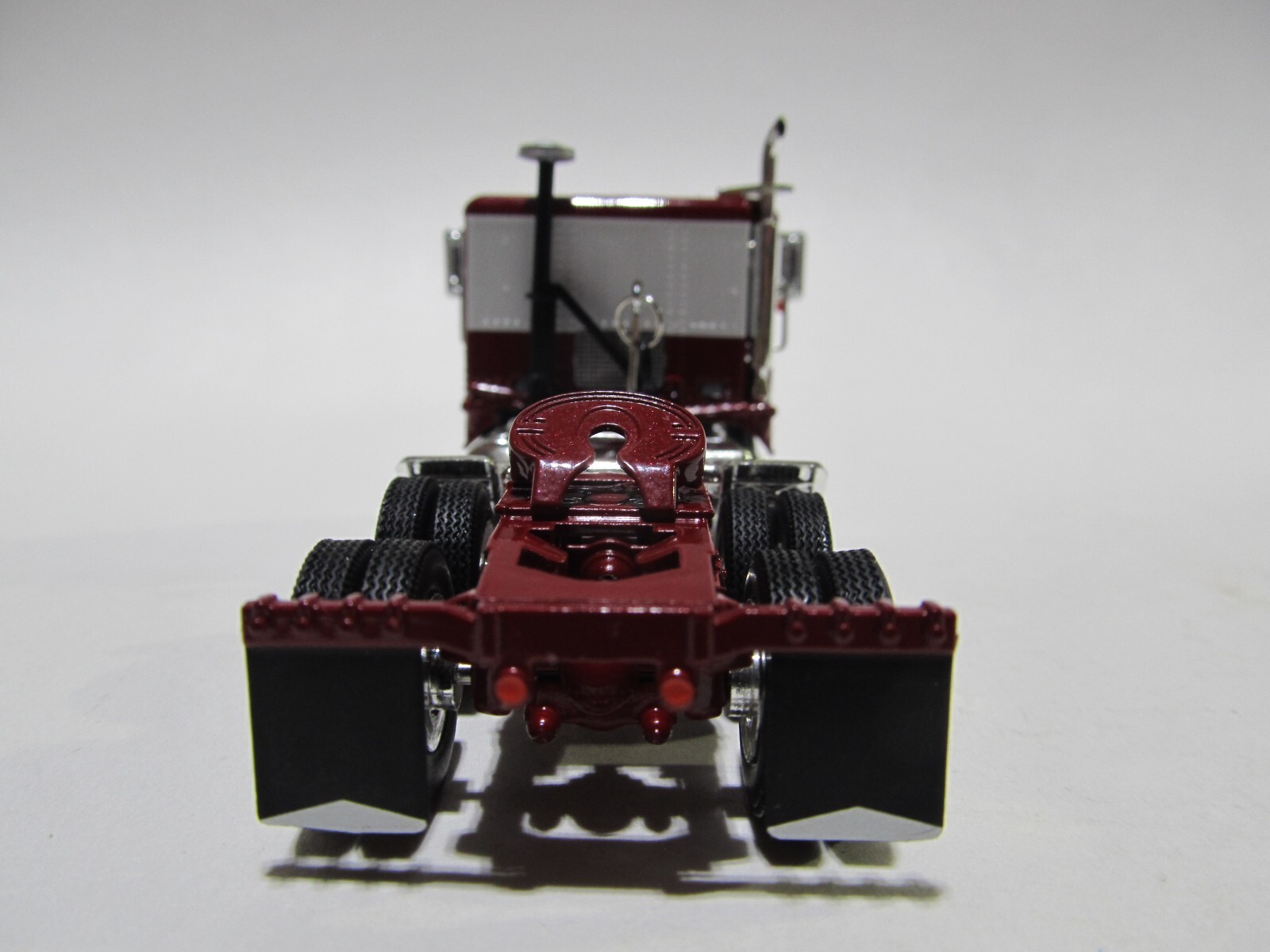 Trattore/rimorchio Freightliner J.B. Hunt In Scala 1/64 – DCP By First Gear, Bianco, Nuovo In Scatola