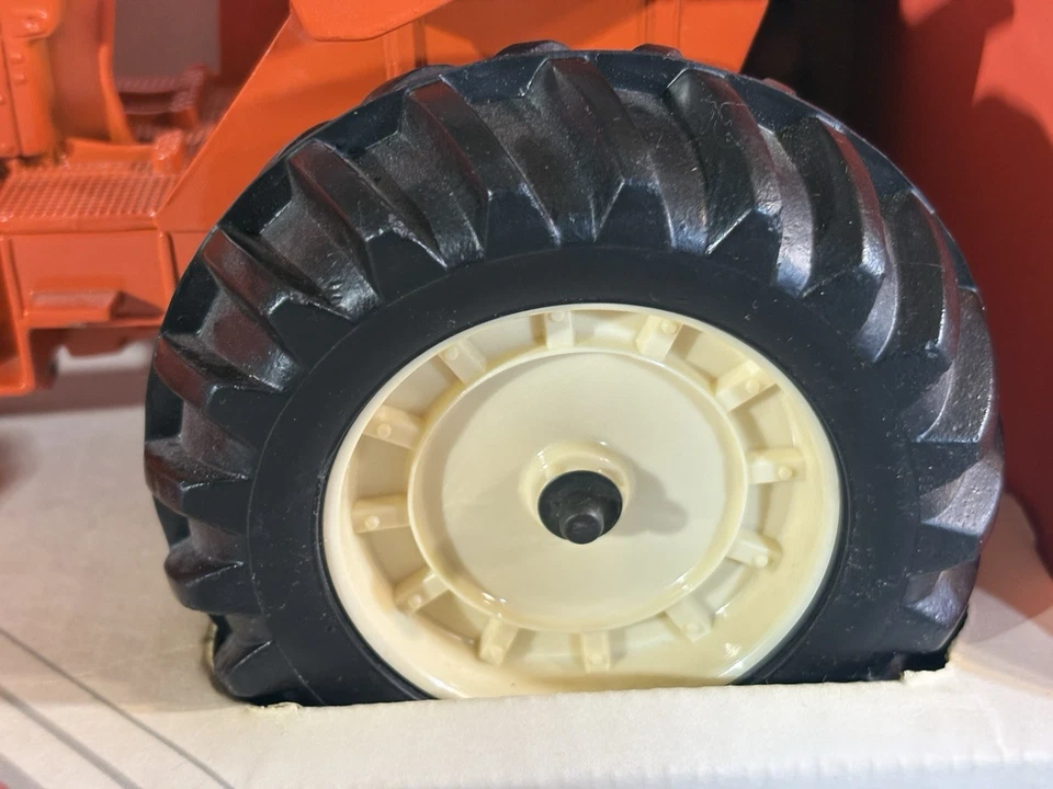 1:16 ALLIS CHALMERS "TWO-TWENTY" TRACTOR AGRÍCOLA ERTL FUNDIDO A PRESIÓN con CAJA Foto 4 de 4