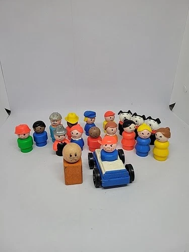 Vintage Fisher-Price  Little People Lot Of 19 Figures Dog Cowboy Girl