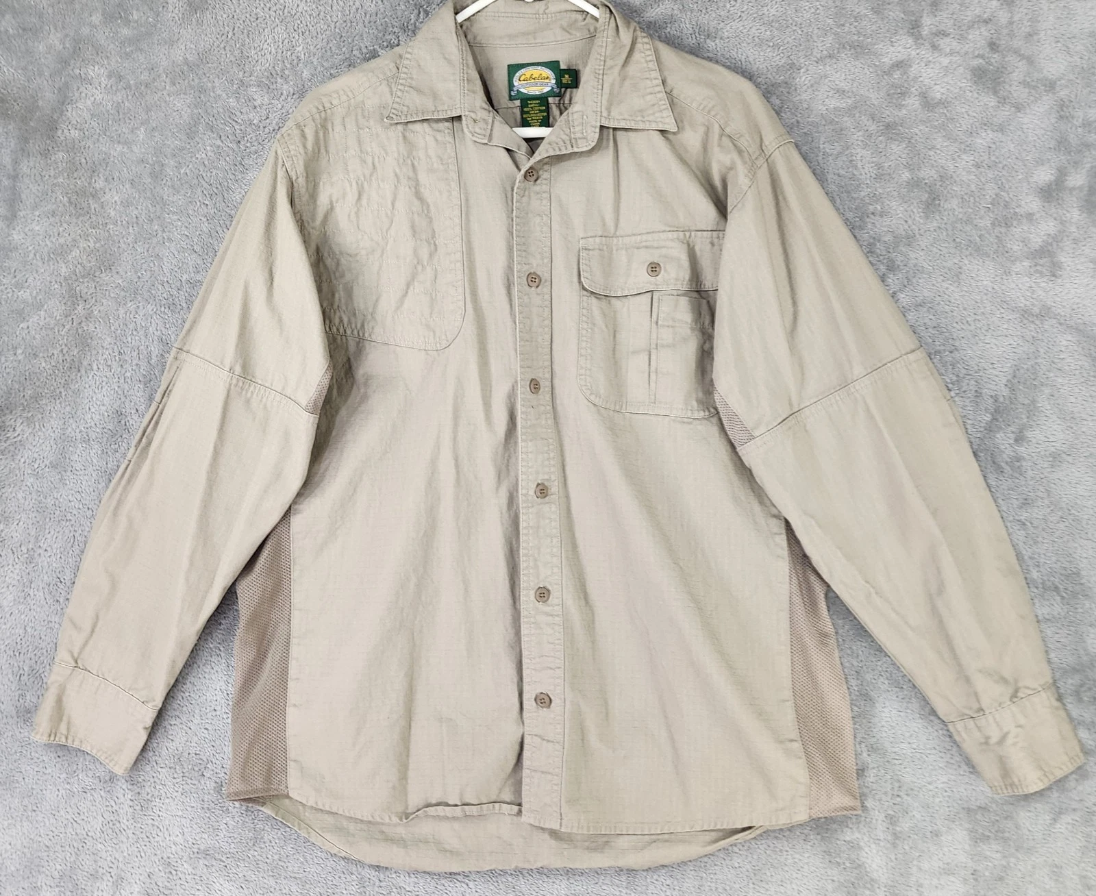 Cabelas Shirt Mens Medium Beige Button Up Long Sleeve Vented Outdoor Wear