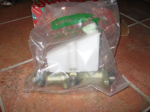 Nuevo Cilindro Maestro de Freno TRW Lucas para Triumph TR7 TR8 Alta Calidad con Garantía Foto 3 de 3