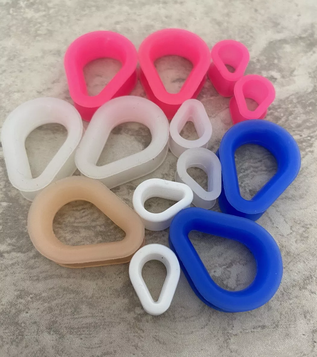 PAIR TEARDROP SHAPED FLEXIBLE SILICONE TUNNELS PLUGS EAR GAUGES