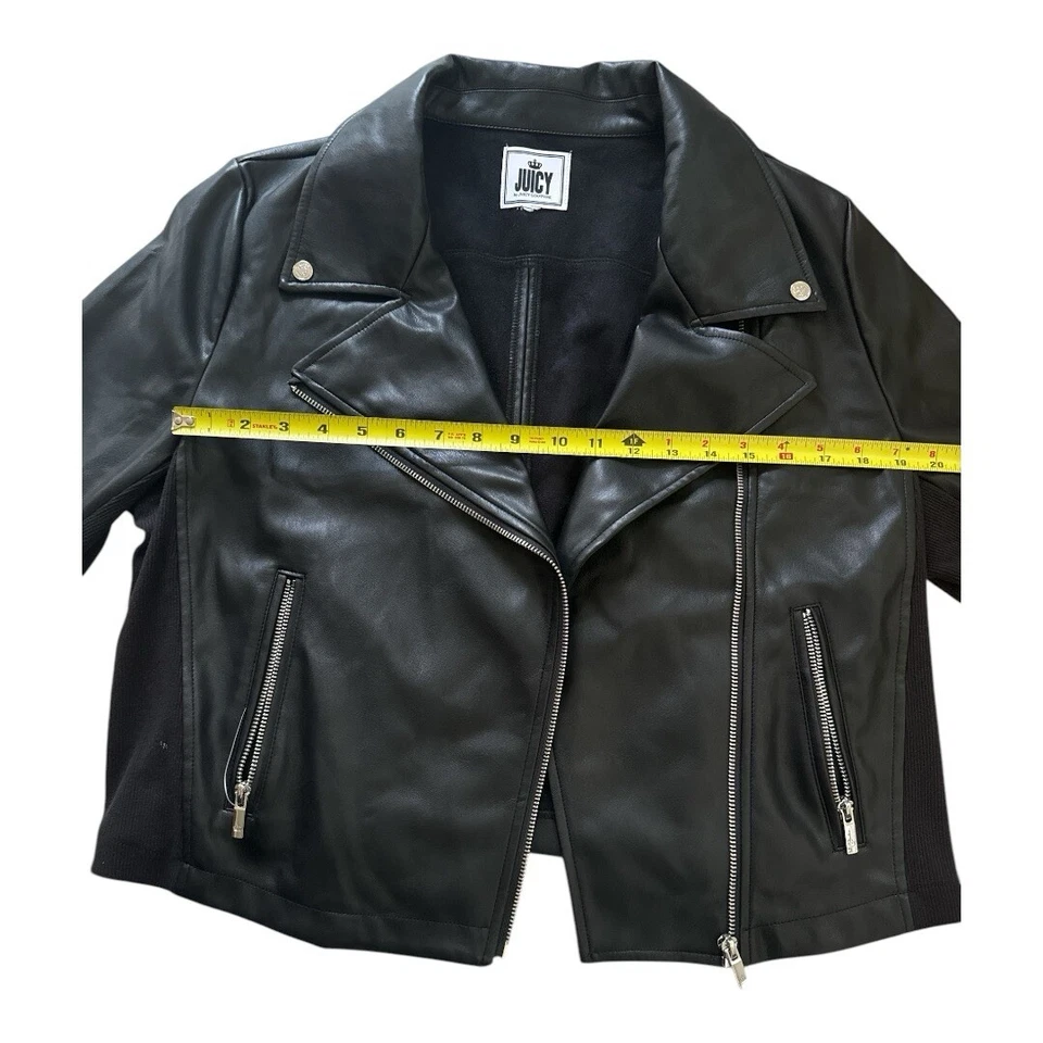 Chaqueta de moto Juicy Couture ligera de imitación de cuero en negro. Talla S/M Foto 3 de 4