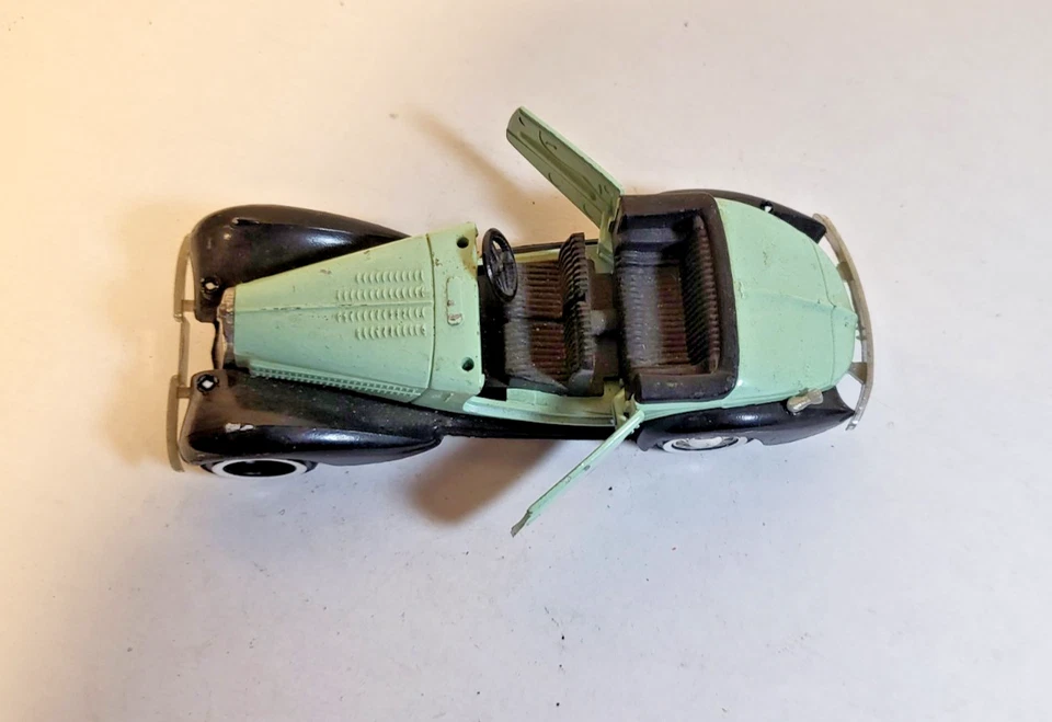 Solido Talbot T23 1937 1/43 #4003 Windscreen missing - Image 3 of 4