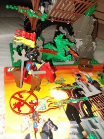 LEGO Castle: Dark Dragon's Den (6076) With Instruction Manual.