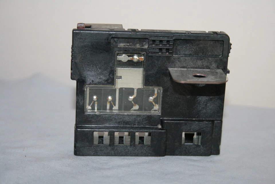 05-06 Toyota Tundra 04-07 Bloque Sequoia Fusible Integrado 82618-0C030 Foto 3 de 4