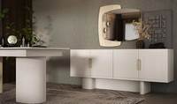 Elegantes Sideboard Stilvoller Spiegel Wohnzimmer Ablageanrichte