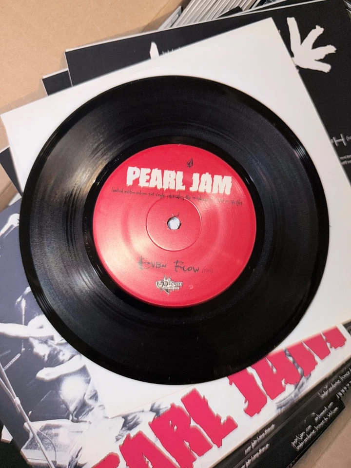 Pearl Jam 7" Vinyl, LTD ED #3 Hand Numbered, Celebrating Re-release of TEN - Image 4 of 4