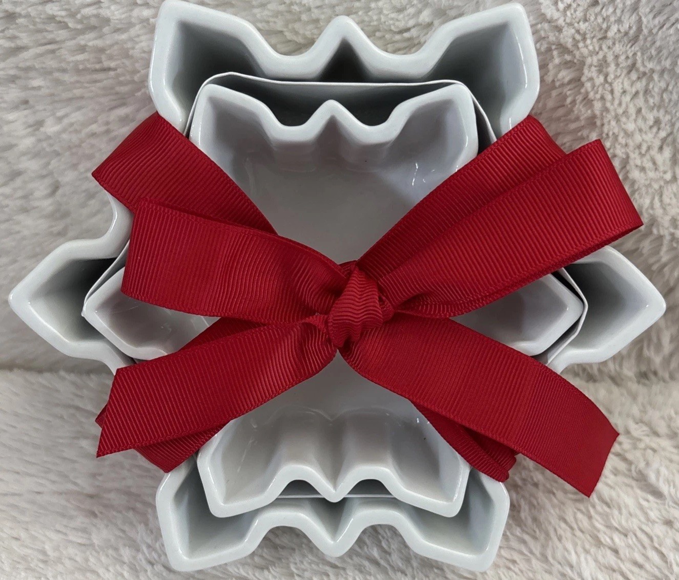 Crate and Barrel White Snowflake Ramekin Set of 2 Nesting Bowls