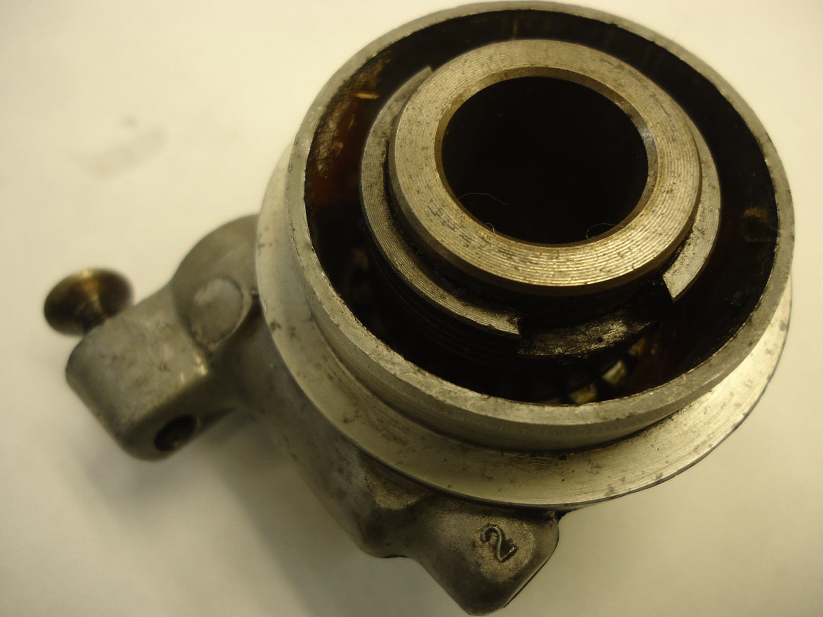 1984-1985 HONDA SHADOW VT700 700 SPEEDOMETER DRIVE GEAR BOX SPEEDO hub OEM