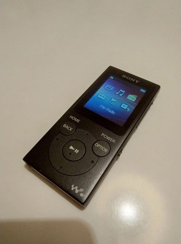 SONY Walkman NW-E394 Schwarz Kompakter MP3-Player mit 8 GB Speicher FM-Radio - Bild 3 von 4
