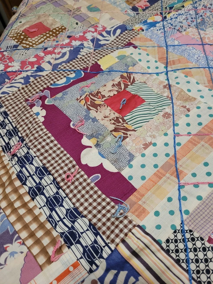 Vintage Antique Quilt Log Cabin Pattern Patchwork 94"x77" Summer Quilt Embroider - Image 3 of 4