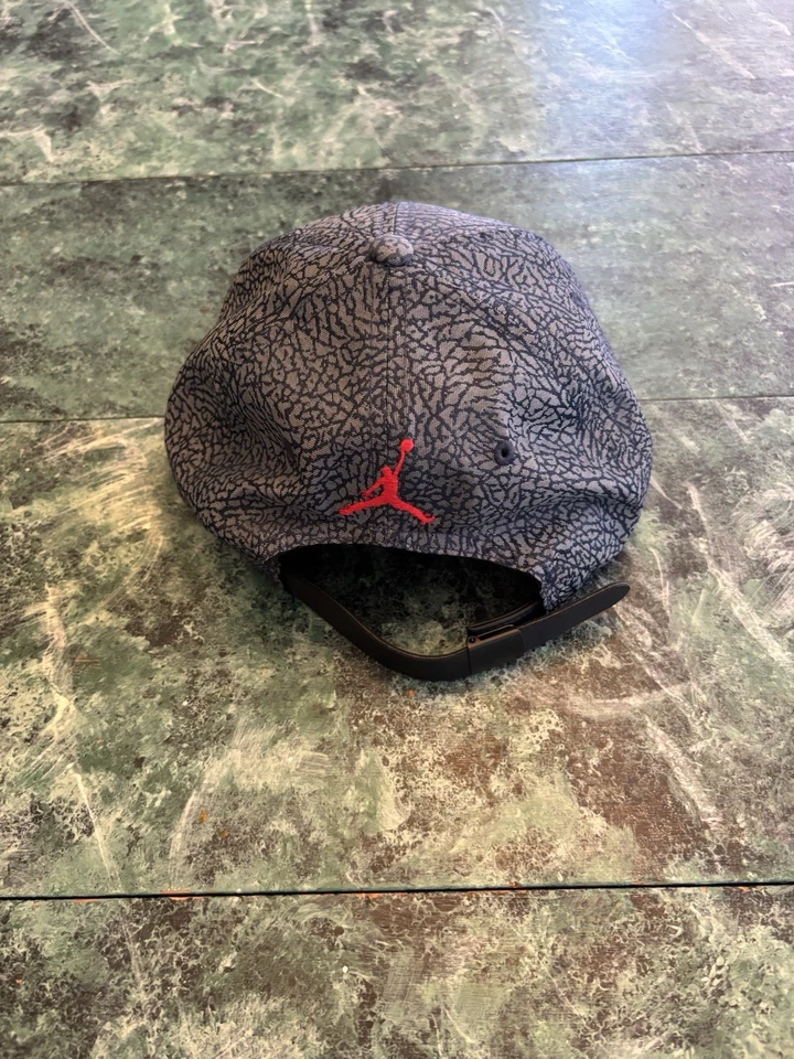 Gorra Air Jordan Heritage 86 japonesa cemento elefante saltador Nike correa trasera gorra Foto 2 de 4