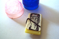 Vtg Gumball Charm Cracker Jack 60's HK RARE YELLOW FRANKENSTEIN WALLET Vending