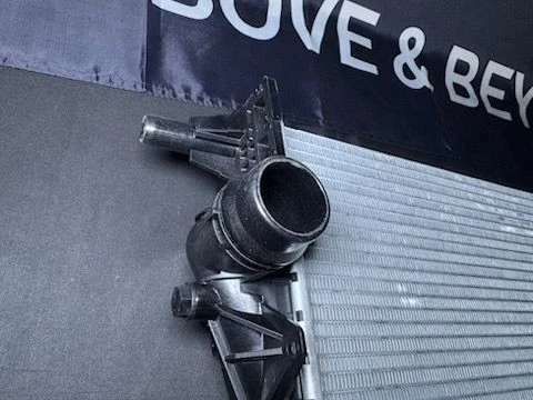 Genuine Land Rover Main Radiator Defender Range Rover Range Rover Sport LR162110 - Image 4 of 4