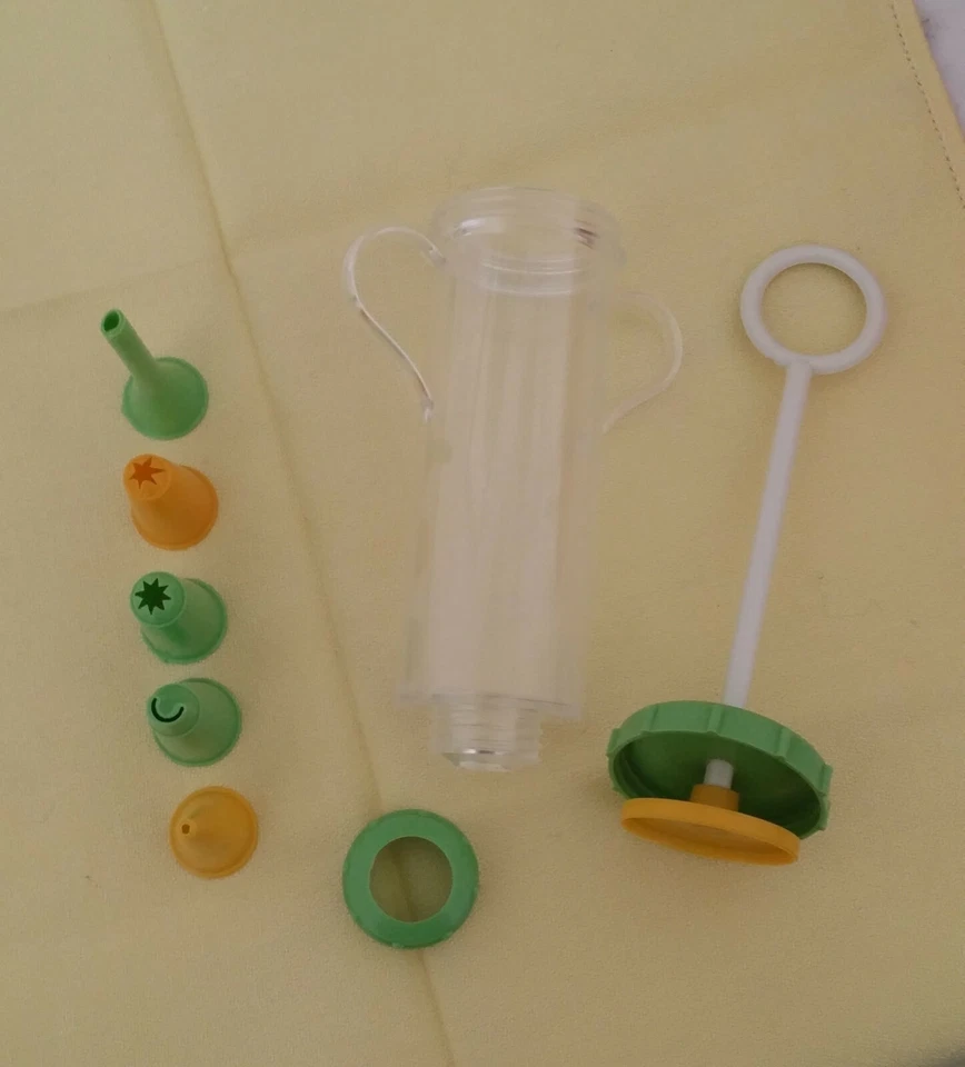 SIRINGA PER DOLCI VINTAGE marca "PRIMA" - ANNI '60 - IN PLASTICA CON 5 UGELLI - Immagine 4 di 4