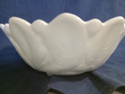 VINTAGE INDIANA GLASS WILD ROSE Milk Glass Bowl Vegetable Serving